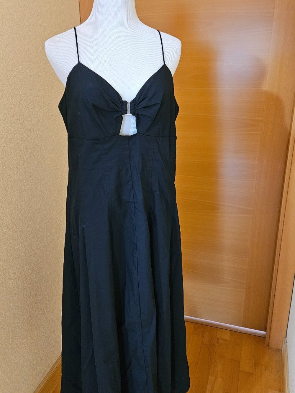 Banana Republic Black spaghetti strap midi dress with pockets